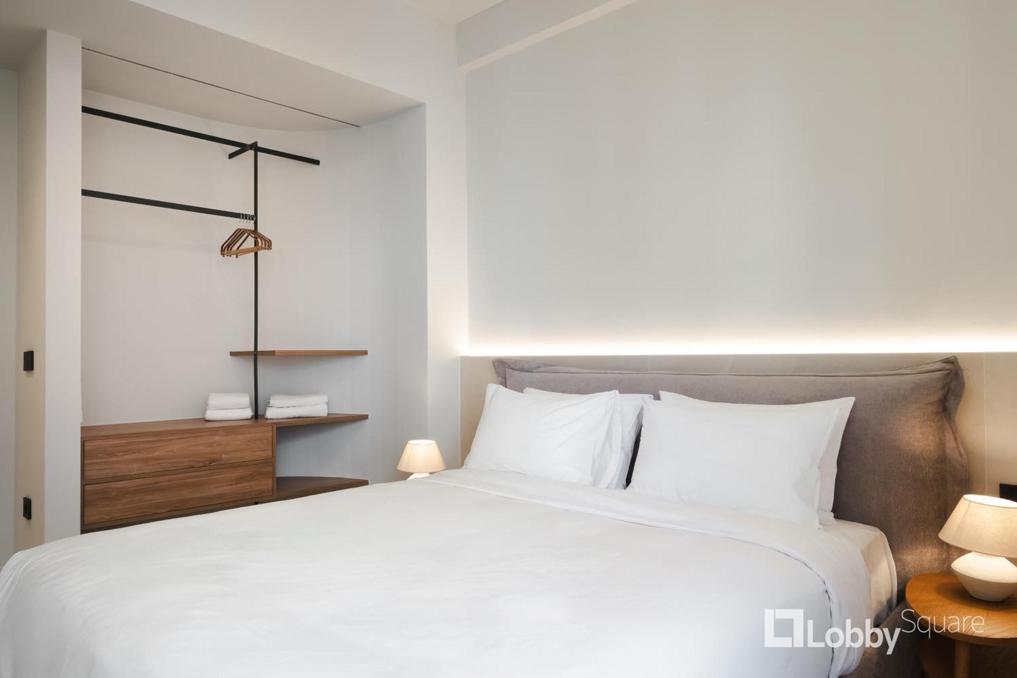 Muse Apartment By Lobbysquare Атина Екстериор снимка