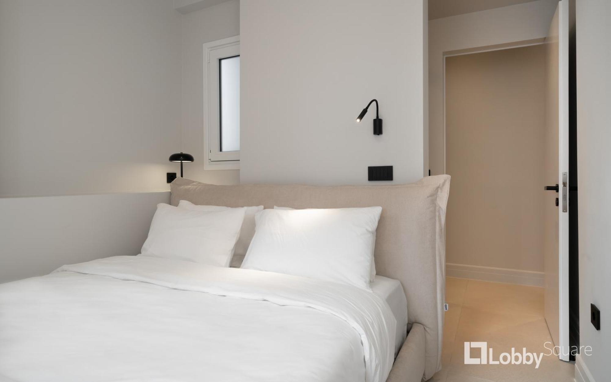 Muse Apartment By Lobbysquare Атина Екстериор снимка
